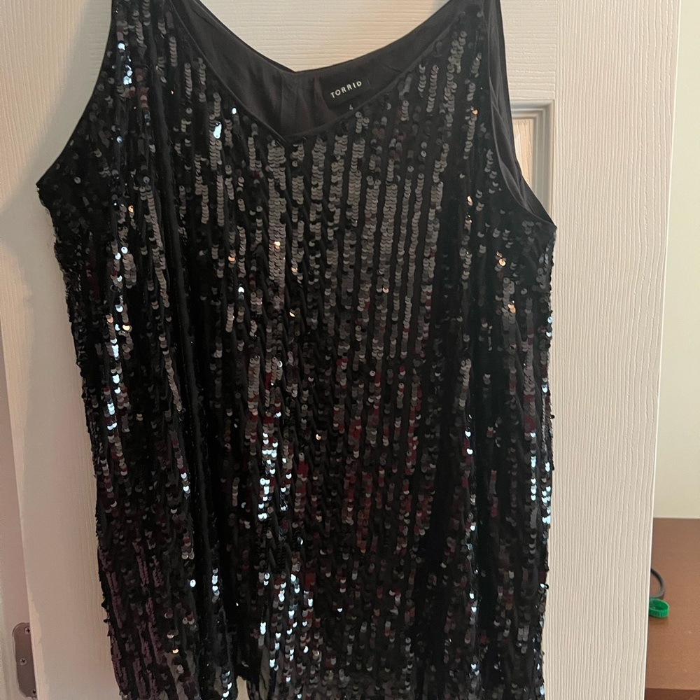 Torrid sequin swing tank like new sz 4